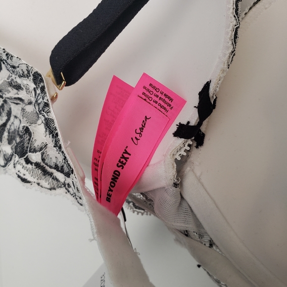 Beyond Sexy Bra - Picture 3 of 4